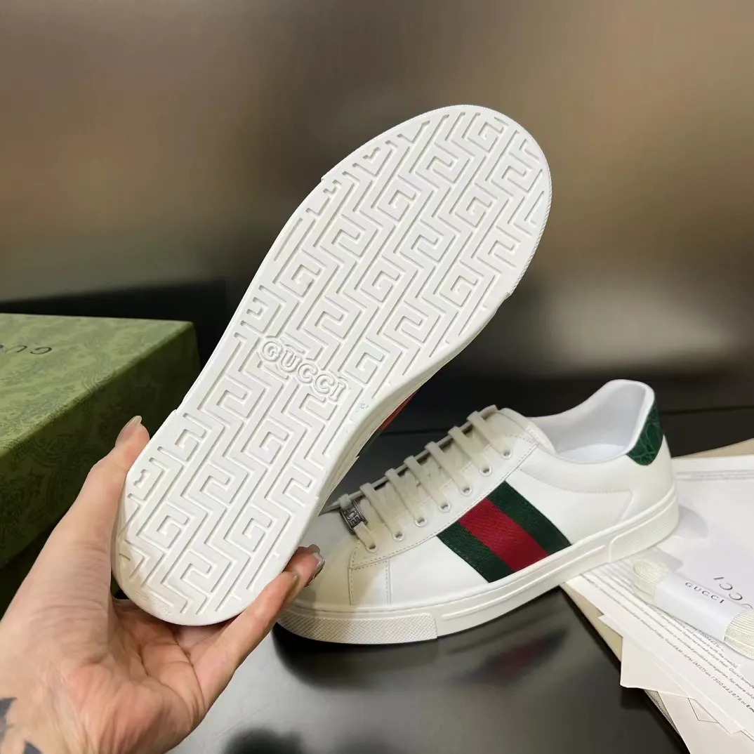 Men's Men's Shoes Men's Men's 💰380 new men's shoes GUCCI [Lightning] latest shoes shipped. Original quality, fashionable, special materials, sheepskin lining, new packaging. The foot feels super comfortable and the workmanship is impeccable. Size: 38-45